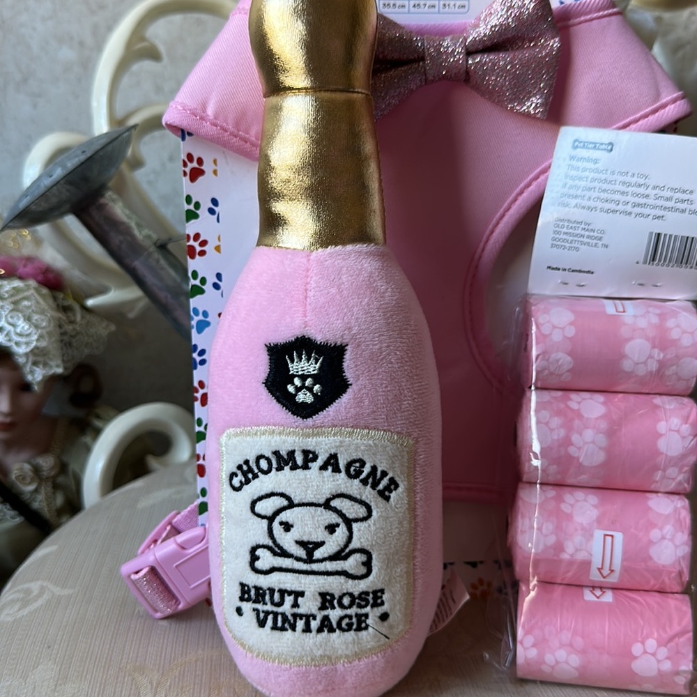 NWT female dog posh bundle: size medium: harness, bandanna, toy, waste holder - Picture 5 of 7